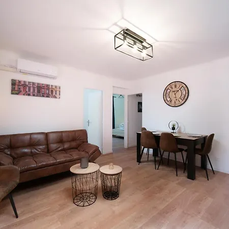 Grand 3 Avec Clim Et Balcon * Marsiglia